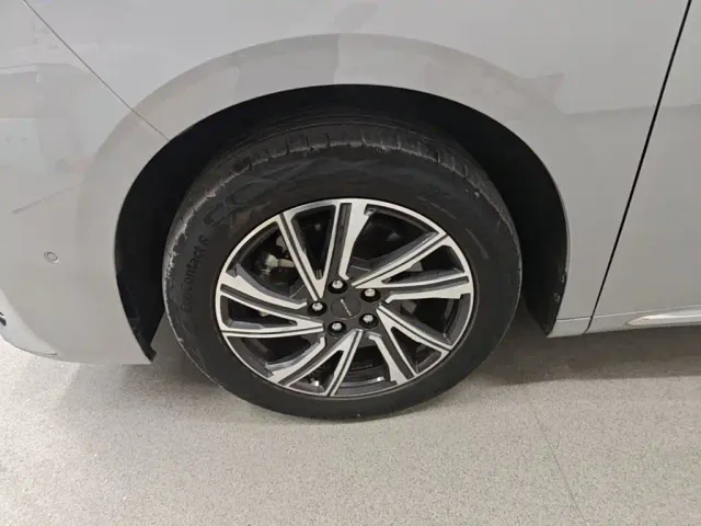 Maxus G90 — Фото автомобиля 22