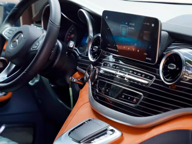 Mercedes-Benz V-Class — Фото автомобиля 26