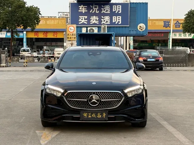 Mercedes-Benz E-Class — Фото автомобиля 2