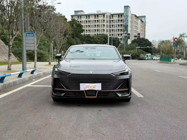 Changan UNI-V — Фото автомобиля 2
