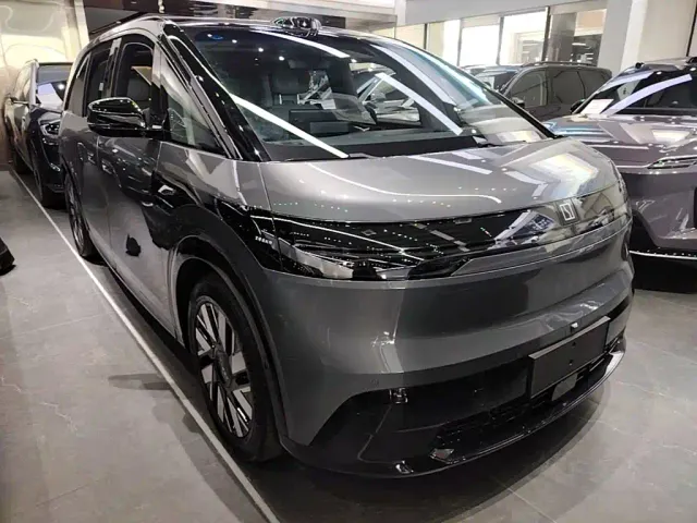 Zeekr Mix — Фото автомобиля 3