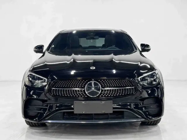 Mercedes-Benz E-Class — Фото автомобиля 2