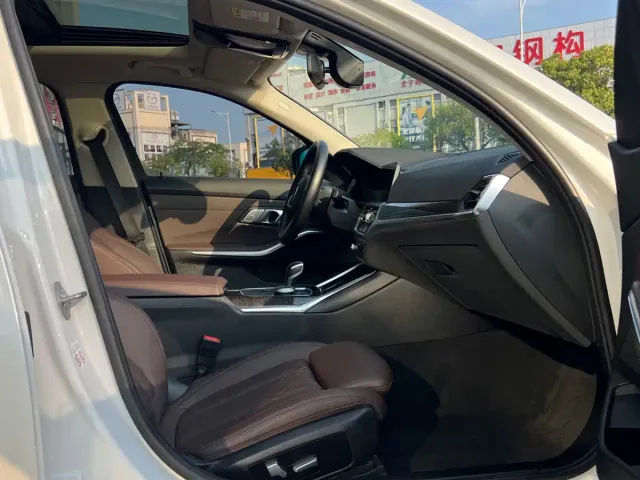BMW 3 Series — Фото автомобиля 12