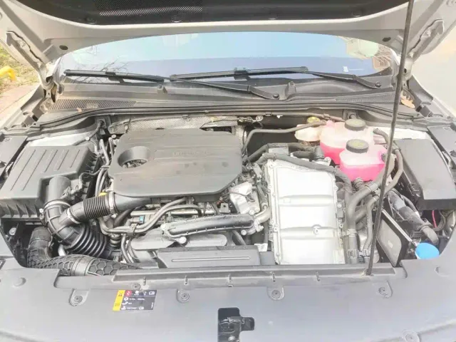 Roewe D7 — Фото автомобиля 9