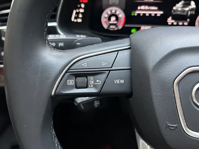 Audi Q7 — Фото автомобиля 24