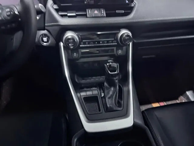Toyota Wildlander — Фото автомобиля 15