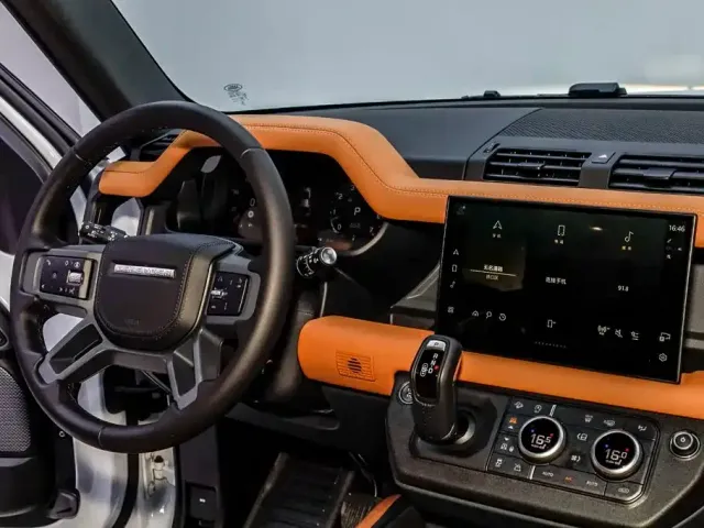 Land Rover Defender — Фото автомобиля 28
