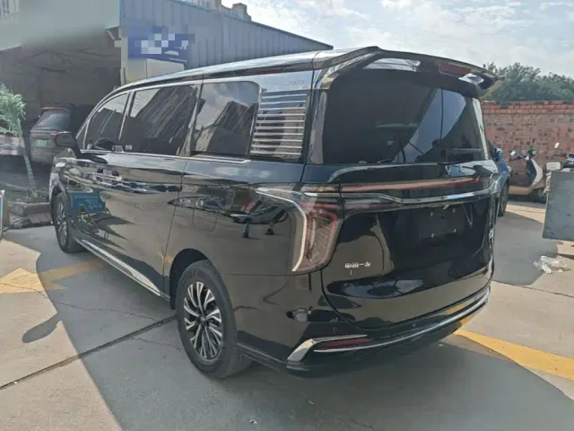 Hongqi HQ9 PHEV — Фото автомобиля 4