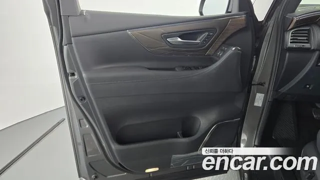 Toyota Alphard — Фото автомобиля 7