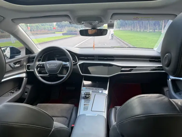 Audi A7L — Фото автомобиля 4