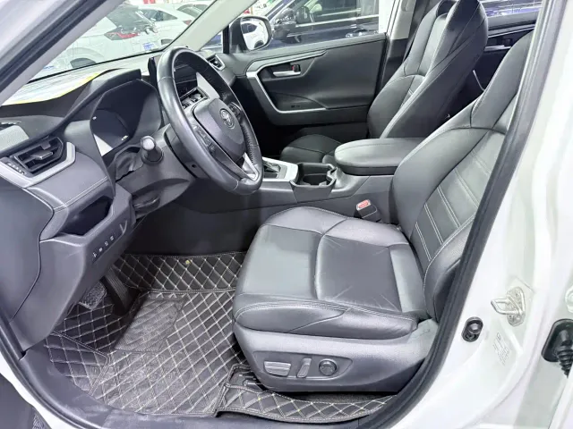 Toyota Wildlander — Фото автомобиля 9