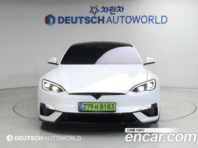 Tesla Model S — Фото автомобиля 3