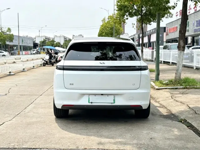 Li Auto L7 — Фото автомобиля 5