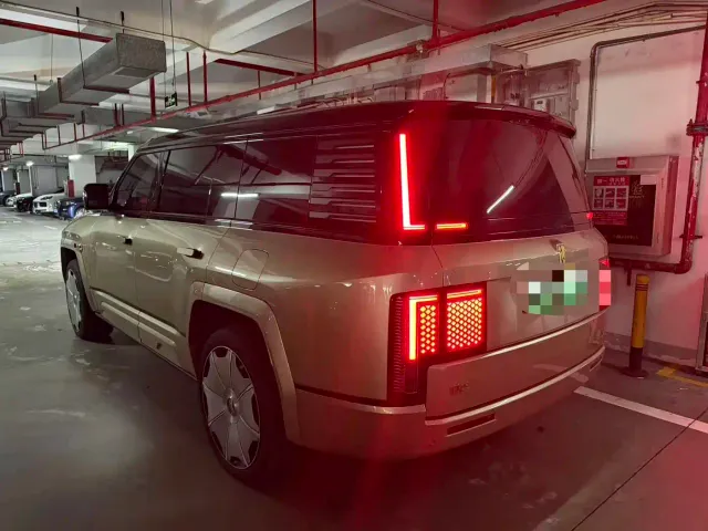 BYD U8L — Фото автомобиля 9