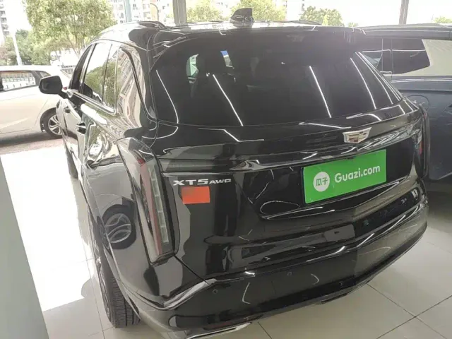 Cadillac XT5 — Фото автомобиля 4