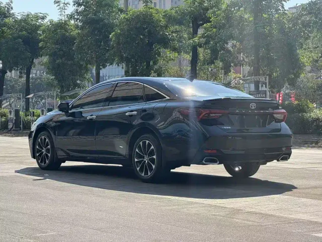 Toyota Avalon — Фото автомобиля 12