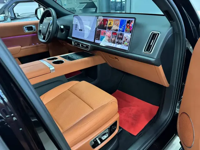 Li Auto L8 — Фото автомобиля 8