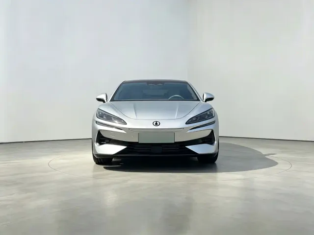 Denza Z9GT — Фото автомобиля 2
