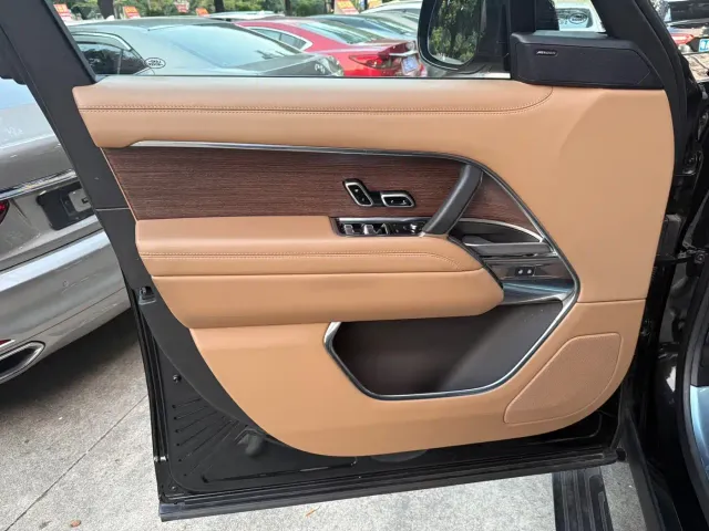 Land Rover Range Rover — Фото автомобиля 7