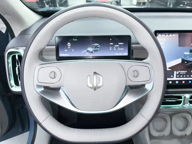Leapmotor B10 — Фото автомобиля 19