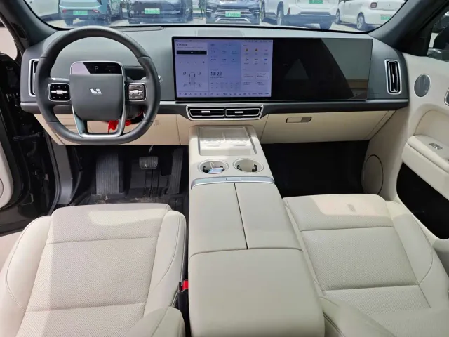 Li Auto L7 — Фото автомобиля 6