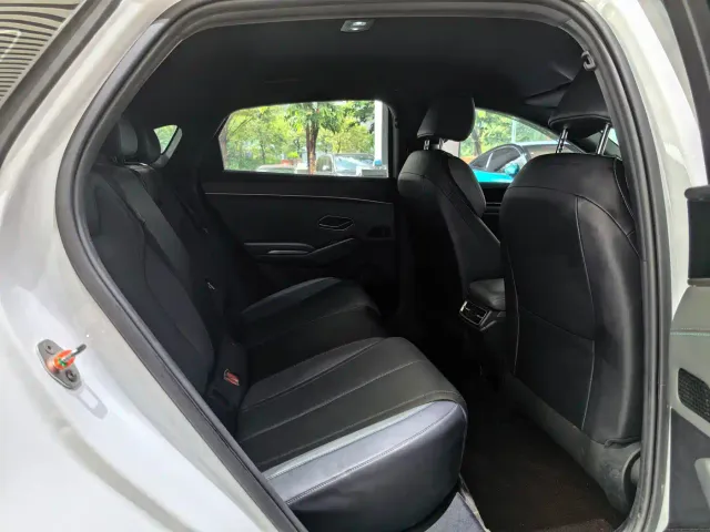 BYD Qin L — Фото автомобиля 17