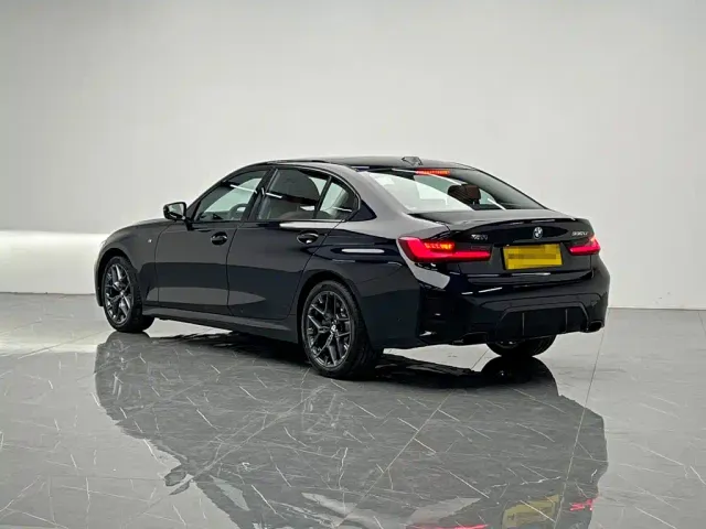 BMW 3 Series — Фото автомобиля 4