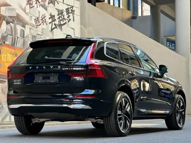 Volvo XC60 — Фото автомобиля 5