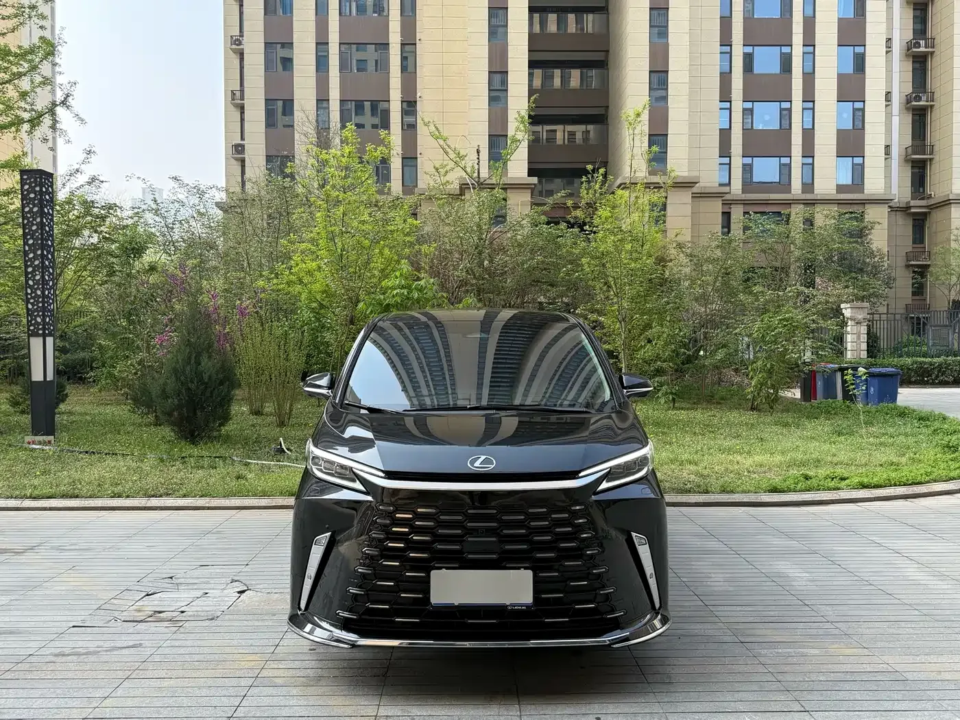 Lexus Lexus LM 2023 500h 6-Seater Prestige Edition — Фото автомобиля 3