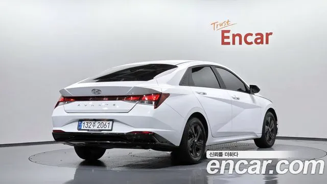 Hyundai Avante CN7 — Фото автомобиля 2
