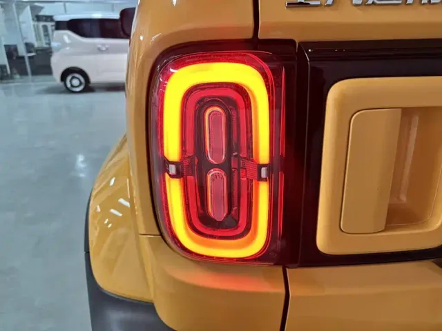 Baojun Yep — Фото автомобиля 13