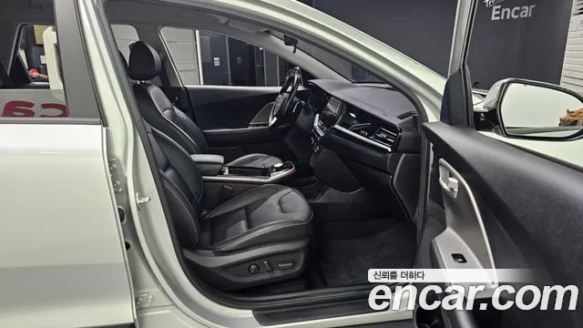 Kia Niro — Фото автомобиля 17
