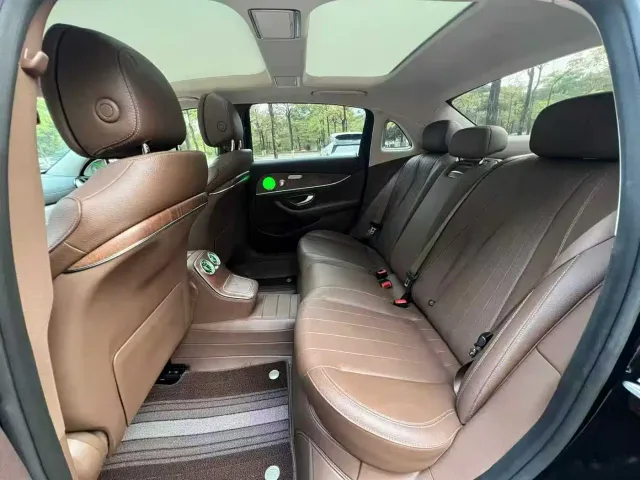 Mercedes-Benz E-Class — Фото автомобиля 6