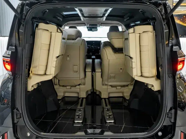 Toyota Vellfire — Фото автомобиля 12