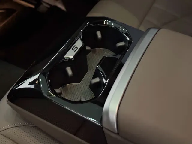 BMW 5 Series — Фото автомобиля 16