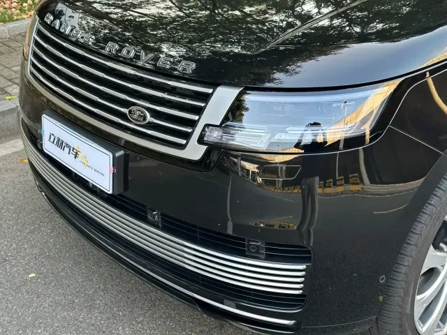 Land Rover Range Rover 2024 3.0 L6 400PS SV Honor Genesis Extended — Фото автомобиля 3