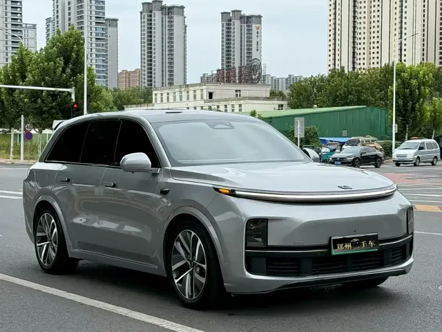 Li Auto L8 — Фото автомобиля 3