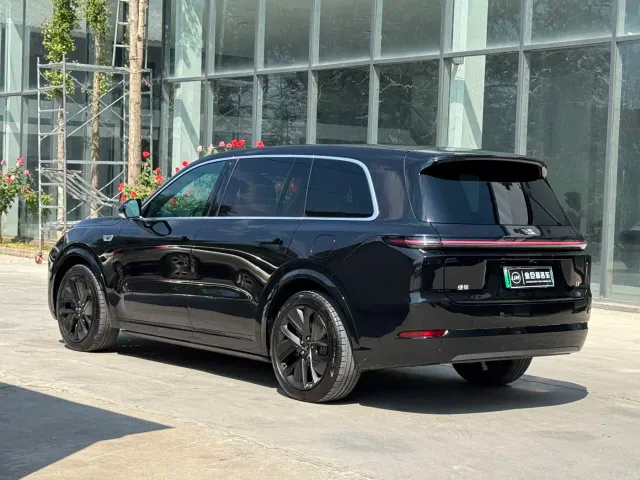 Li Auto L9 — Фото автомобиля 22