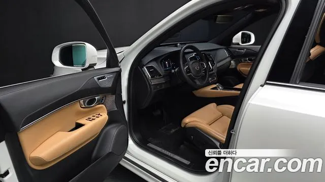 Volvo XC90 — Фото автомобиля 15