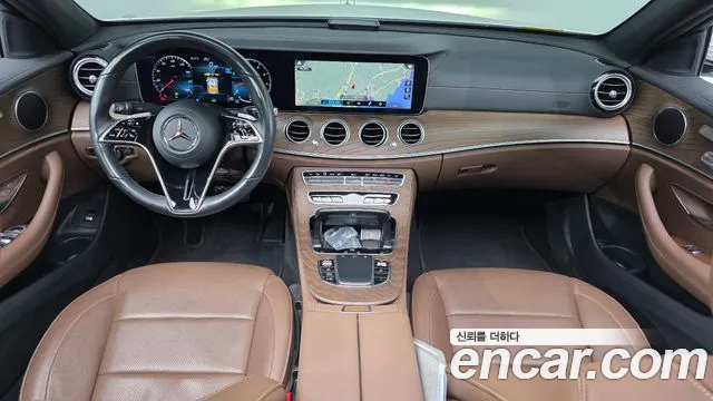Mercedes-Benz E-Class — Фото автомобиля 7