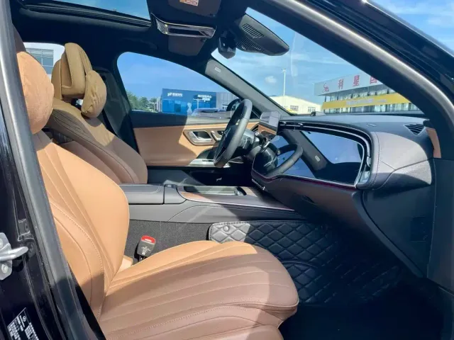 Mercedes-Benz E-Class — Фото автомобиля 4