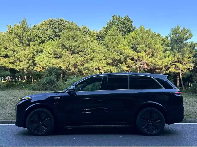 Li Auto L8 — Фото автомобиля 2