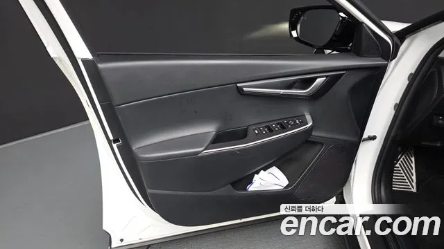 Kia EV6 — Фото автомобиля 24