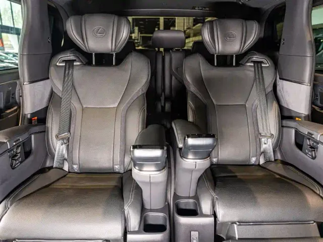Lexus LM — Фото автомобиля 14