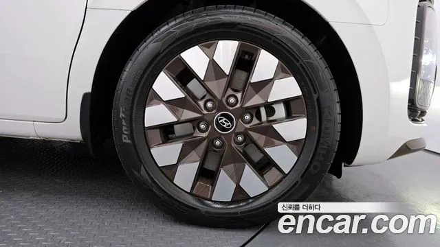 Hyundai Staria Staria — Фото автомобиля 5