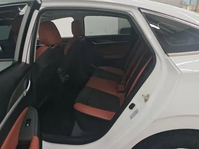 Changan Eado — Фото автомобиля 11