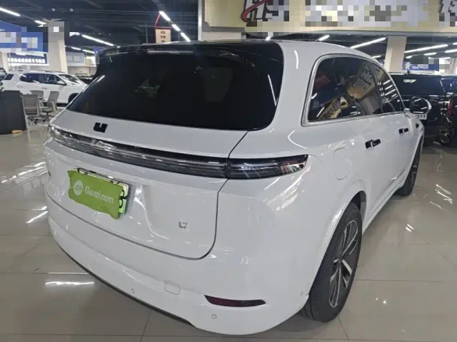 Li Auto L7 — Фото автомобиля 6