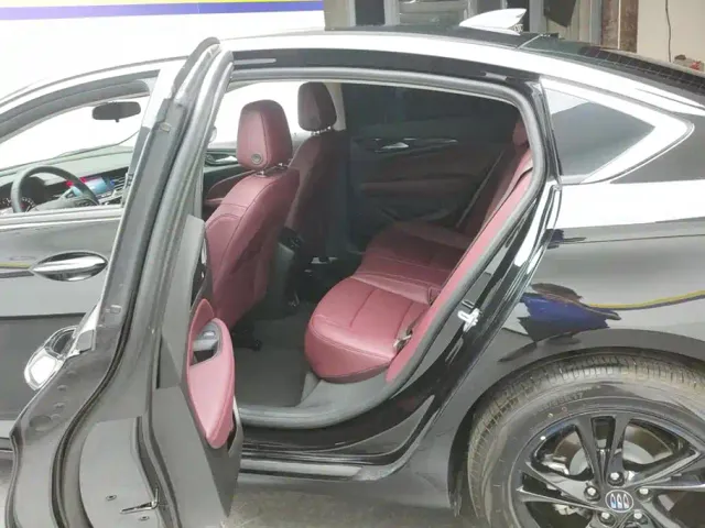 Buick Regal — Фото автомобиля 11