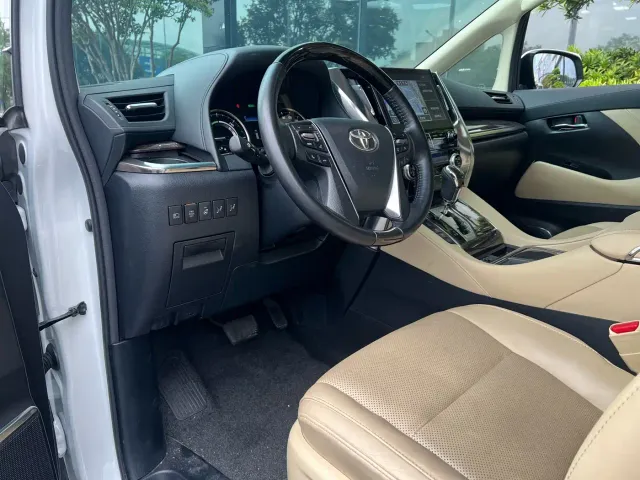 Toyota Vellfire — Фото автомобиля 2