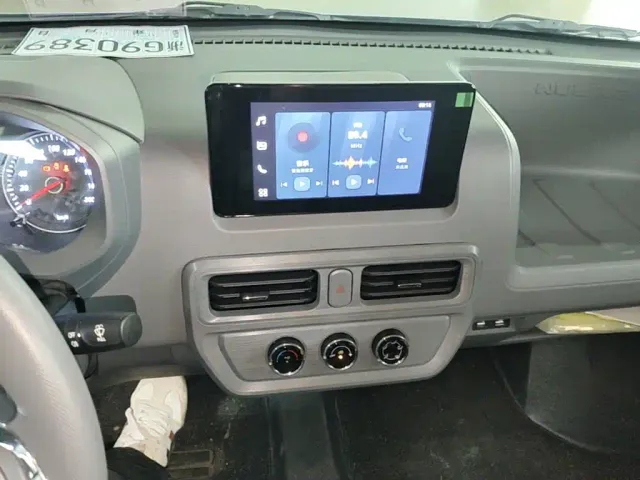 Wuling Yangguang — Фото автомобиля 12
